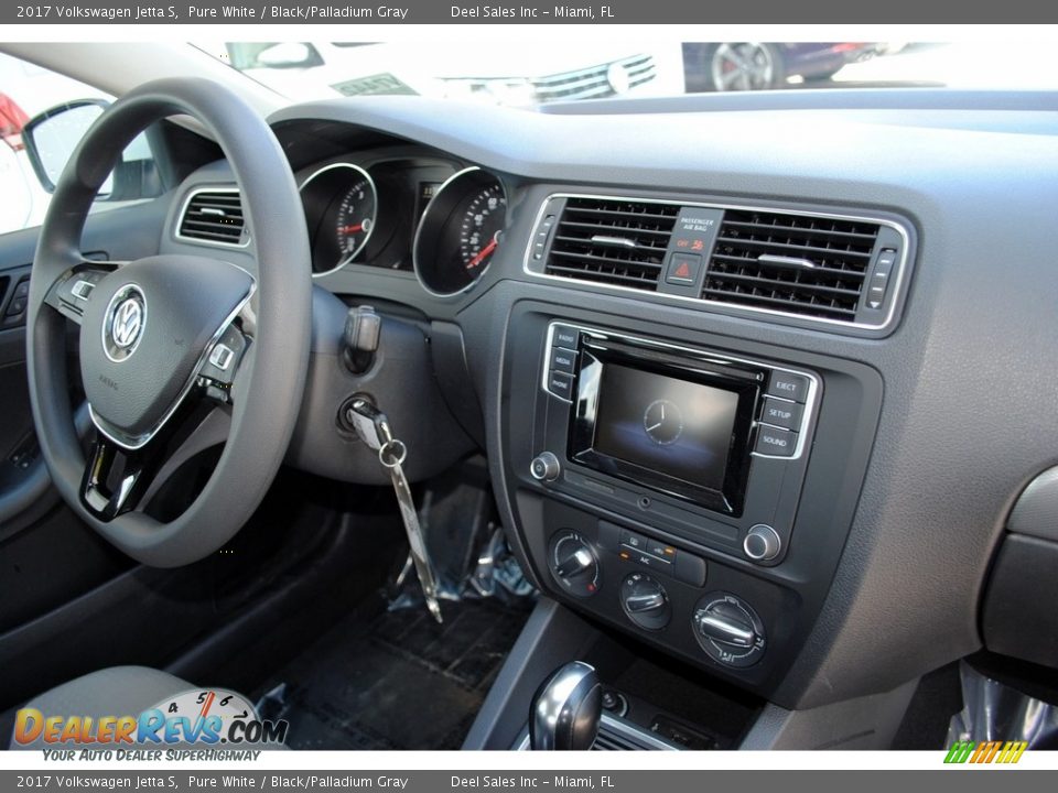 2017 Volkswagen Jetta S Pure White / Black/Palladium Gray Photo #16