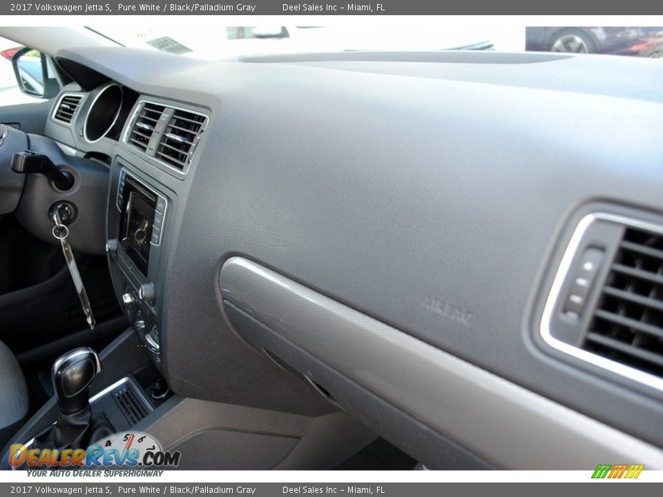 2017 Volkswagen Jetta S Pure White / Black/Palladium Gray Photo #18