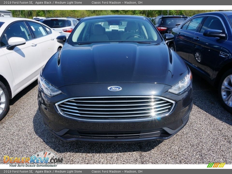 2019 Ford Fusion SE Agate Black / Medium Light Stone Photo #1