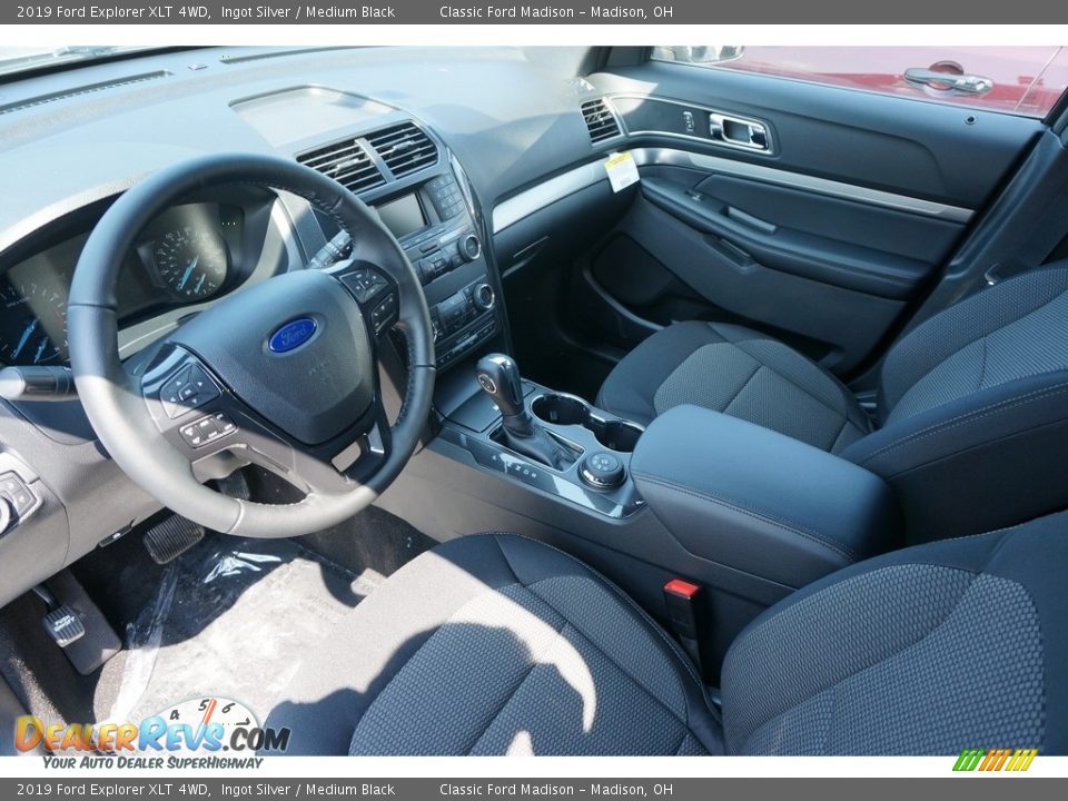 2019 Ford Explorer XLT 4WD Ingot Silver / Medium Black Photo #4