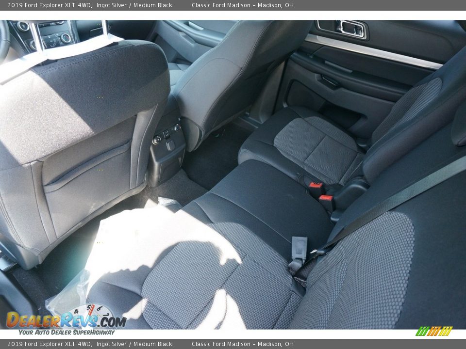 2019 Ford Explorer XLT 4WD Ingot Silver / Medium Black Photo #5