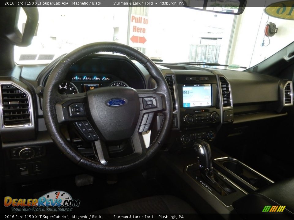 2016 Ford F150 XLT SuperCab 4x4 Magnetic / Black Photo #17