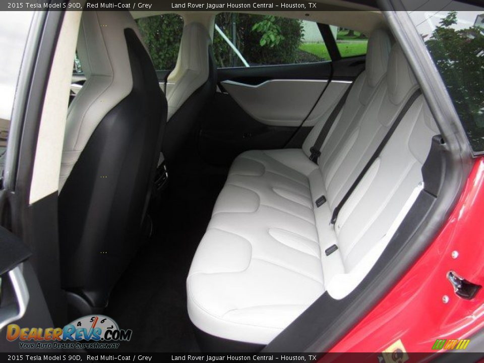 Rear Seat of 2015 Tesla Model S 90D Photo #5
