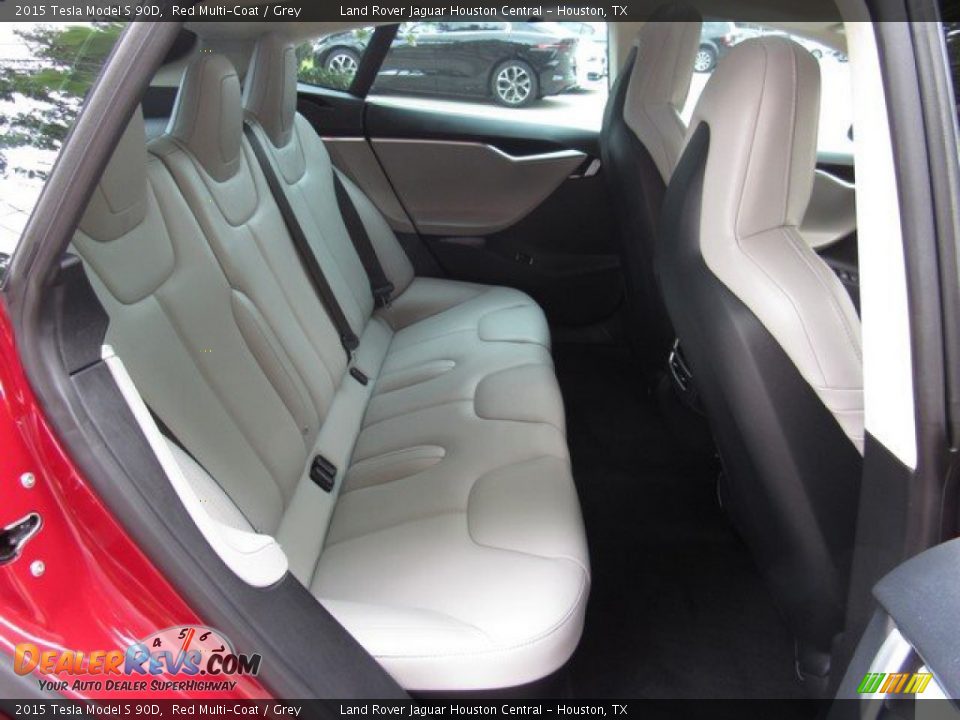 Rear Seat of 2015 Tesla Model S 90D Photo #20