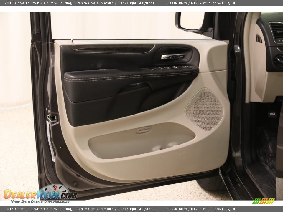 2015 Chrysler Town & Country Touring Granite Crystal Metallic / Black/Light Graystone Photo #4