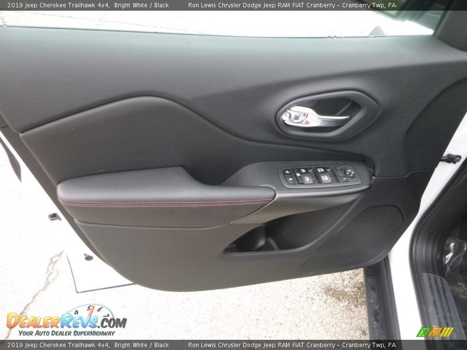 2019 Jeep Cherokee Trailhawk 4x4 Bright White / Black Photo #15