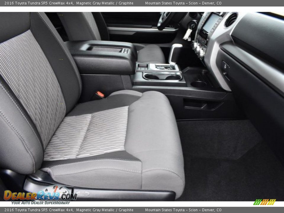 2016 Toyota Tundra SR5 CrewMax 4x4 Magnetic Gray Metallic / Graphite Photo #17