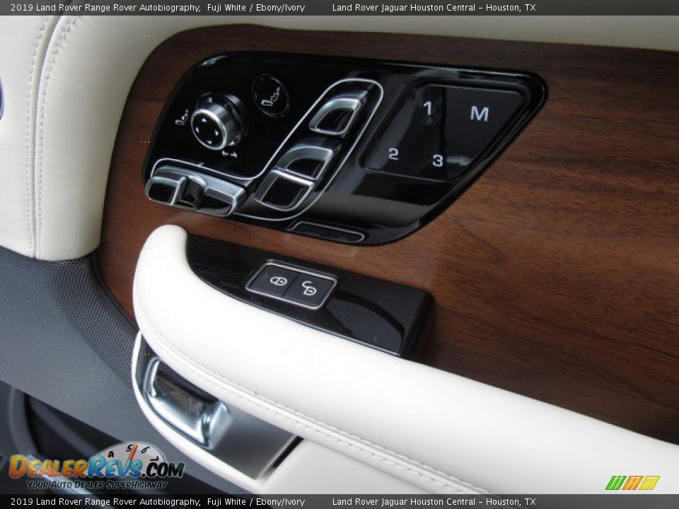 Controls of 2019 Land Rover Range Rover Autobiography Photo #21