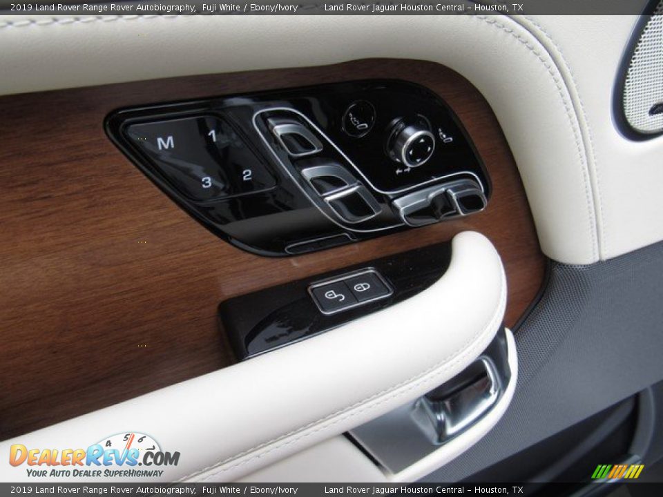 Controls of 2019 Land Rover Range Rover Autobiography Photo #27