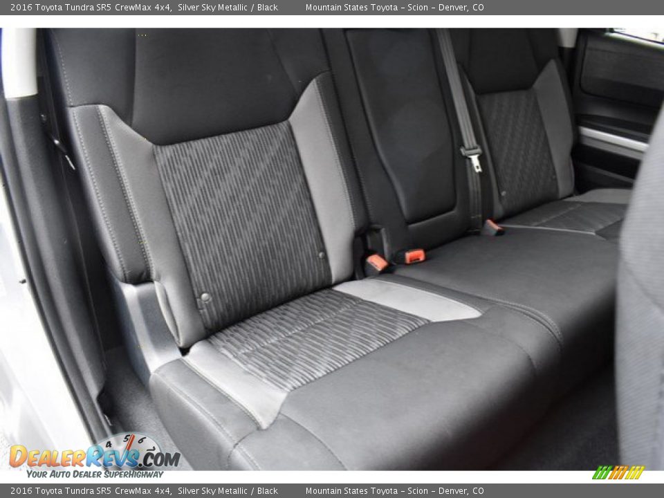 2016 Toyota Tundra SR5 CrewMax 4x4 Silver Sky Metallic / Black Photo #22