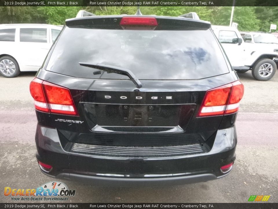 2019 Dodge Journey SE Pitch Black / Black Photo #4