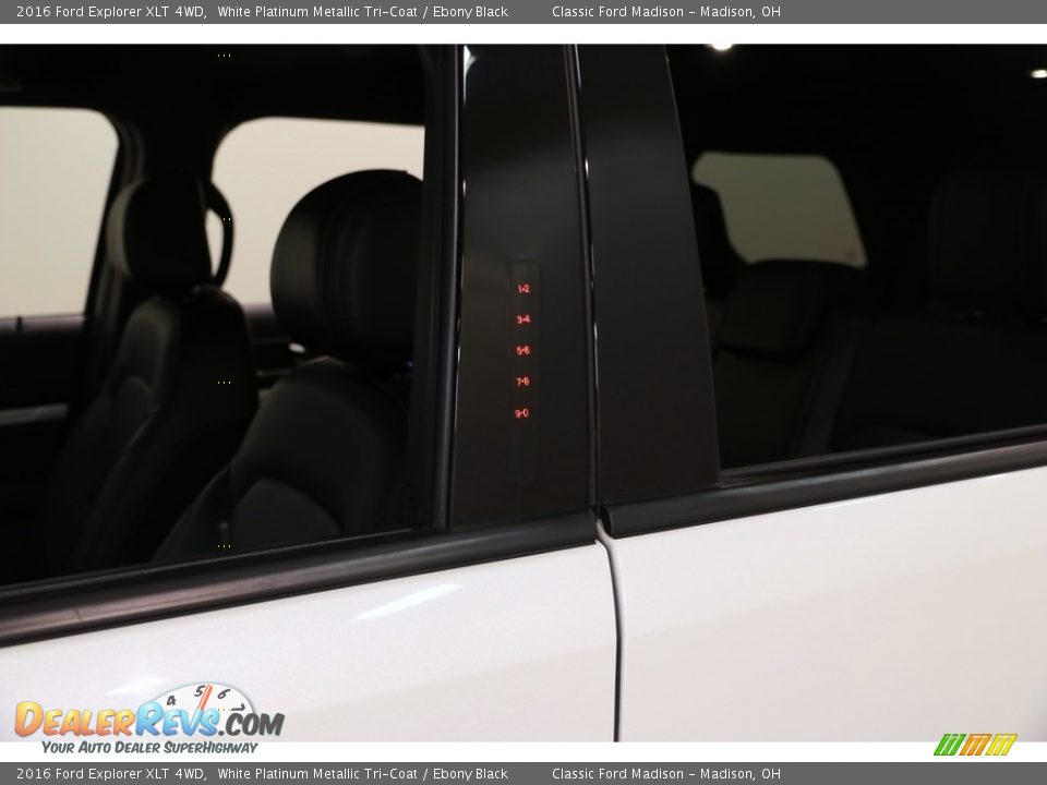 2016 Ford Explorer XLT 4WD White Platinum Metallic Tri-Coat / Ebony Black Photo #4