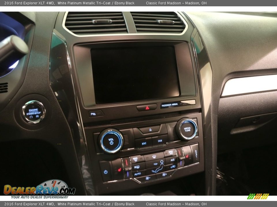 2016 Ford Explorer XLT 4WD White Platinum Metallic Tri-Coat / Ebony Black Photo #9