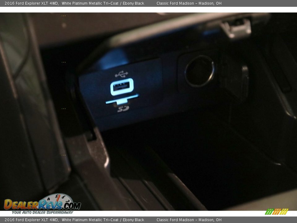 2016 Ford Explorer XLT 4WD White Platinum Metallic Tri-Coat / Ebony Black Photo #15