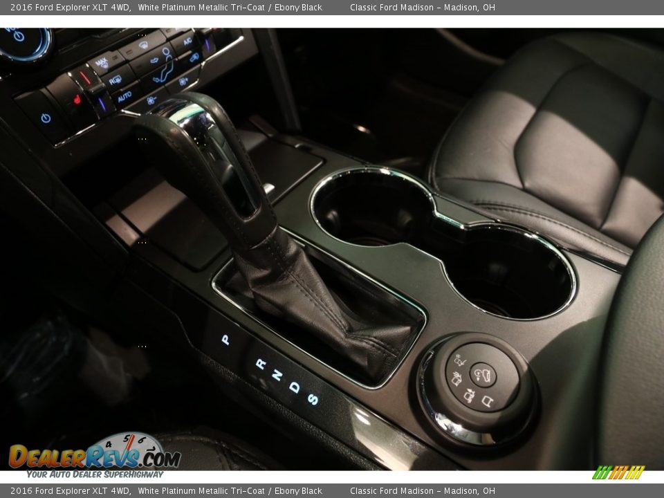 2016 Ford Explorer XLT 4WD White Platinum Metallic Tri-Coat / Ebony Black Photo #16