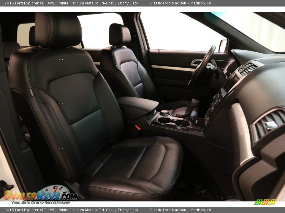 2016 Ford Explorer XLT 4WD White Platinum Metallic Tri-Coat / Ebony Black Photo #17