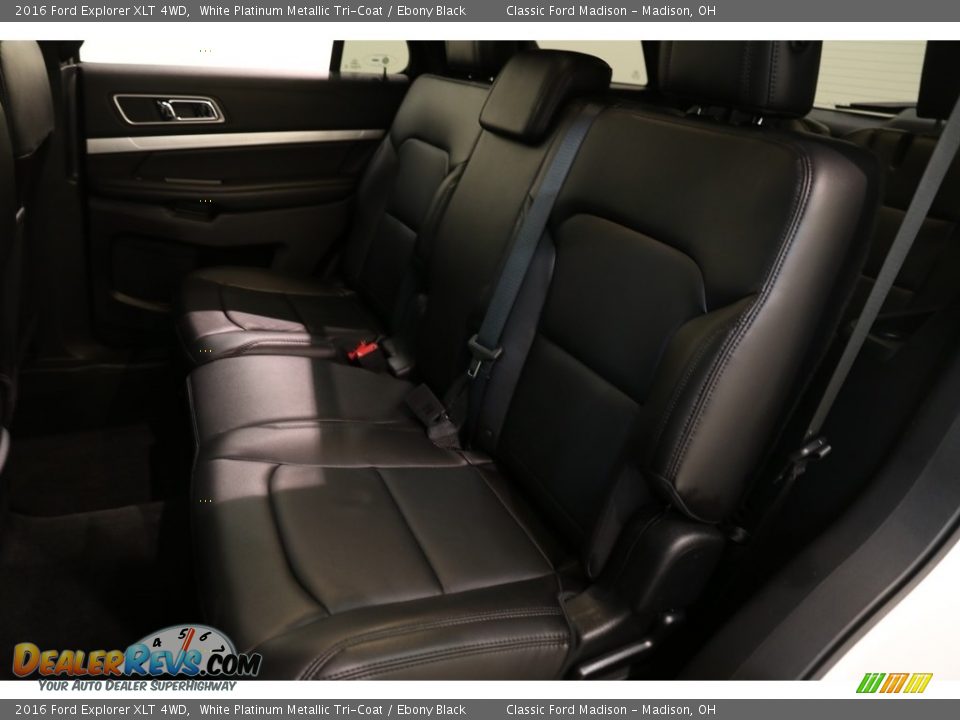 2016 Ford Explorer XLT 4WD White Platinum Metallic Tri-Coat / Ebony Black Photo #19