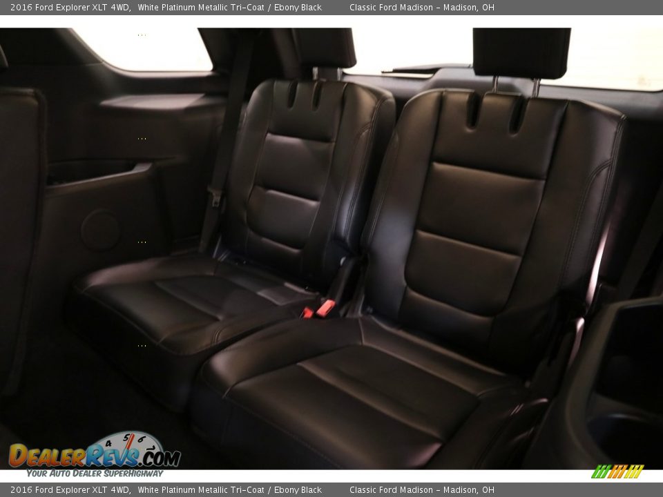 2016 Ford Explorer XLT 4WD White Platinum Metallic Tri-Coat / Ebony Black Photo #20