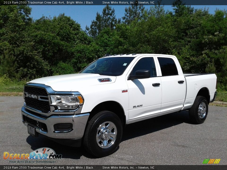 Front 3/4 View of 2019 Ram 2500 Tradesman Crew Cab 4x4 Photo #2