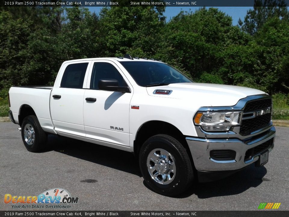 Front 3/4 View of 2019 Ram 2500 Tradesman Crew Cab 4x4 Photo #4