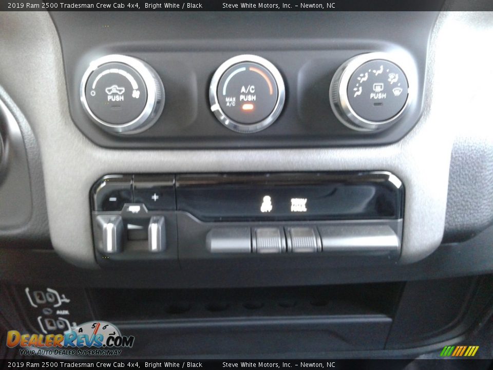 Controls of 2019 Ram 2500 Tradesman Crew Cab 4x4 Photo #22