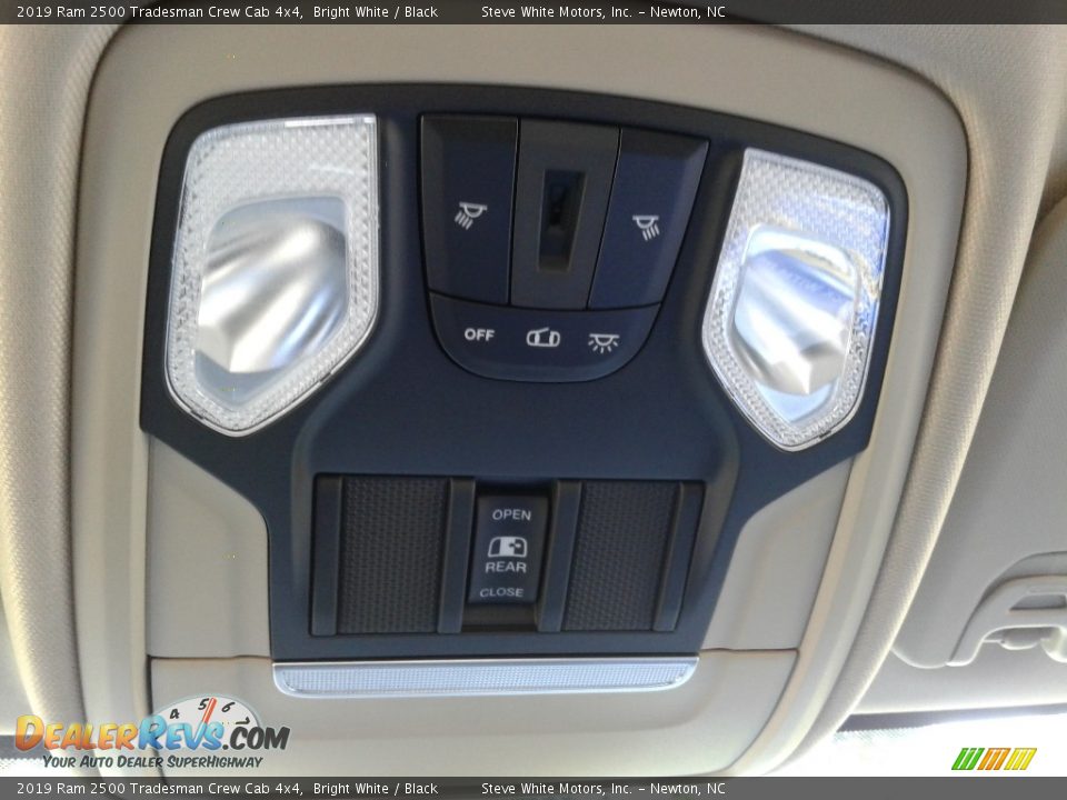 2019 Ram 2500 Tradesman Crew Cab 4x4 Bright White / Black Photo #24