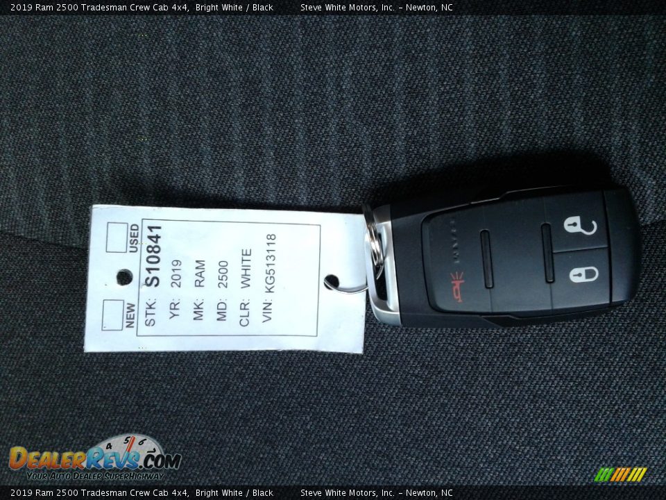 2019 Ram 2500 Tradesman Crew Cab 4x4 Bright White / Black Photo #26