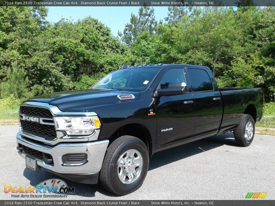 Front 3/4 View of 2019 Ram 2500 Tradesman Crew Cab 4x4 Photo #2