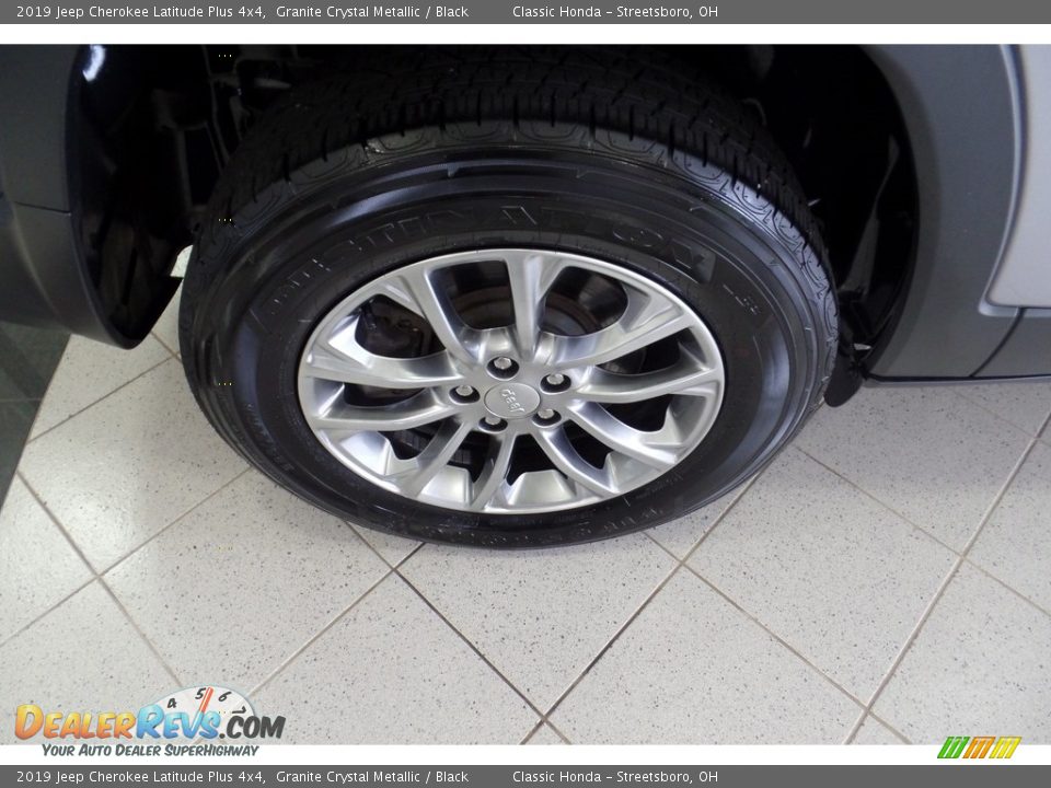 2019 Jeep Cherokee Latitude Plus 4x4 Granite Crystal Metallic / Black Photo #6