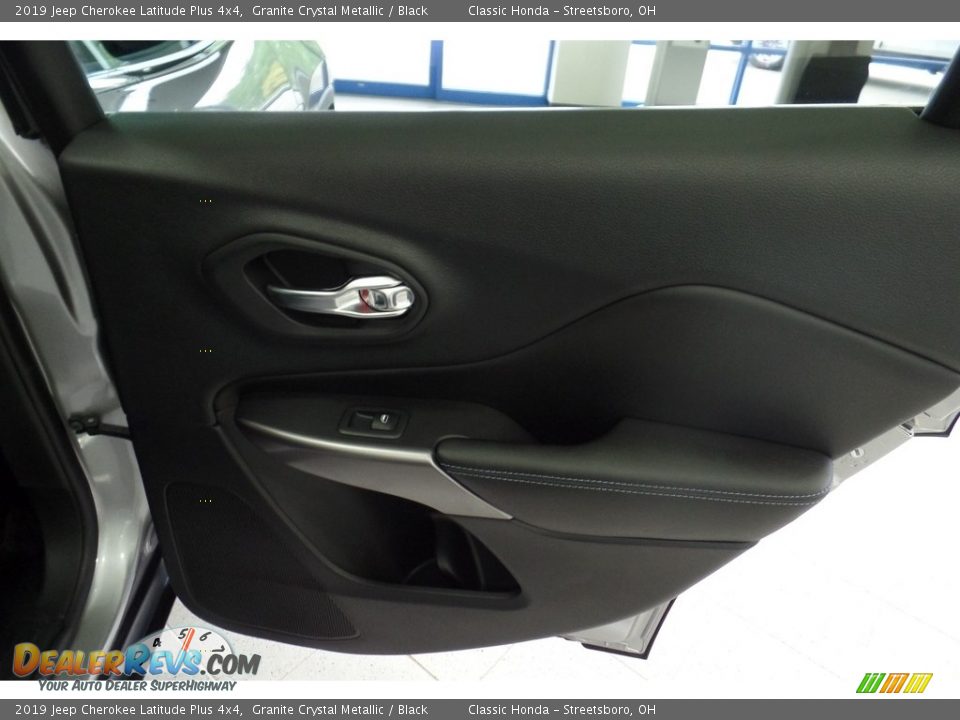 2019 Jeep Cherokee Latitude Plus 4x4 Granite Crystal Metallic / Black Photo #17