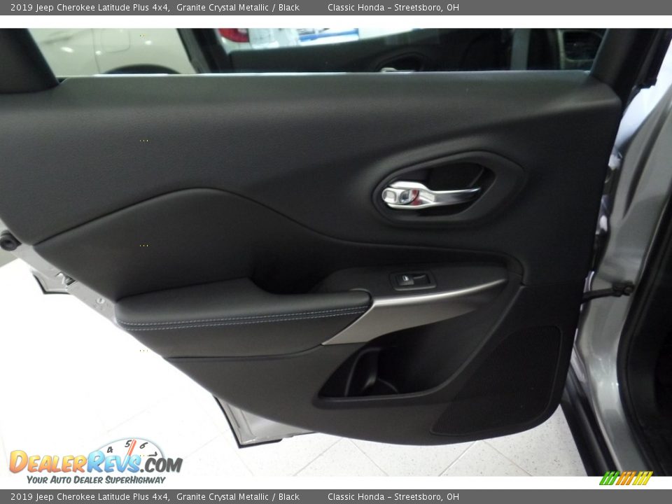 2019 Jeep Cherokee Latitude Plus 4x4 Granite Crystal Metallic / Black Photo #23