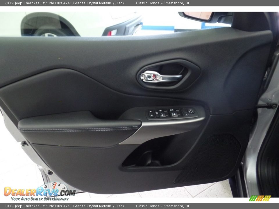 2019 Jeep Cherokee Latitude Plus 4x4 Granite Crystal Metallic / Black Photo #26