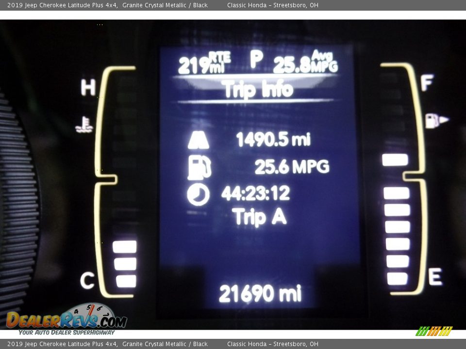 2019 Jeep Cherokee Latitude Plus 4x4 Granite Crystal Metallic / Black Photo #31
