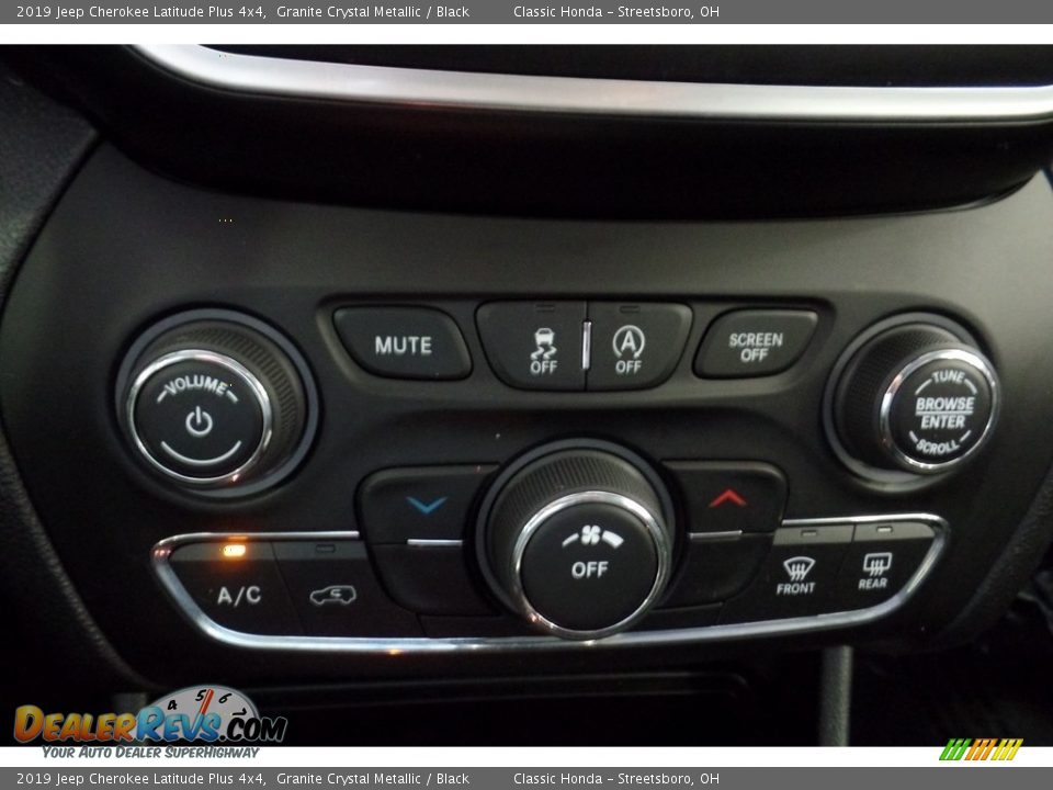 2019 Jeep Cherokee Latitude Plus 4x4 Granite Crystal Metallic / Black Photo #34