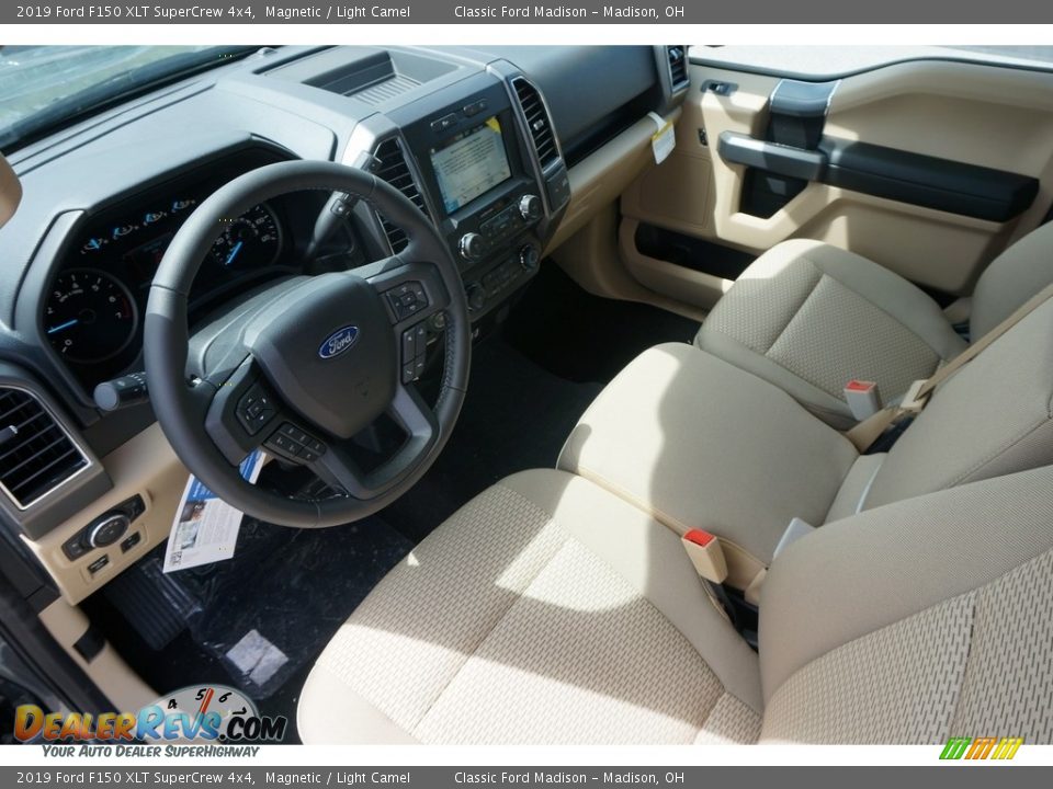 2019 Ford F150 XLT SuperCrew 4x4 Magnetic / Light Camel Photo #4
