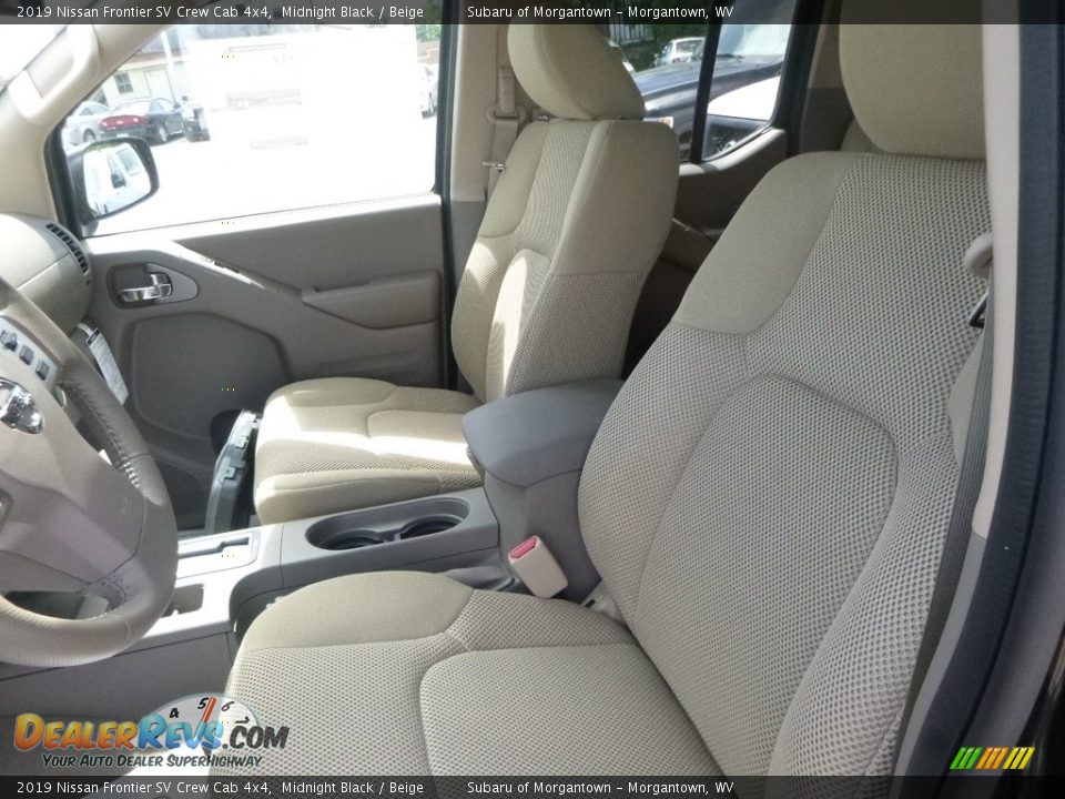 Front Seat of 2019 Nissan Frontier SV Crew Cab 4x4 Photo #13