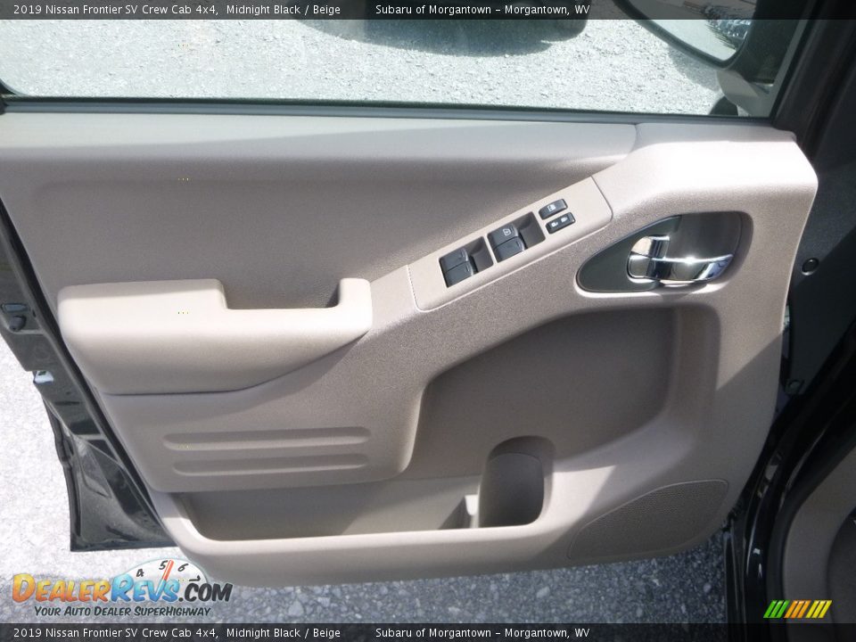 Door Panel of 2019 Nissan Frontier SV Crew Cab 4x4 Photo #14
