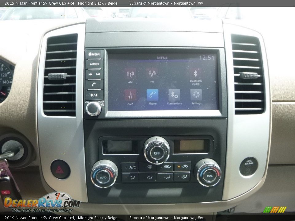 Controls of 2019 Nissan Frontier SV Crew Cab 4x4 Photo #16