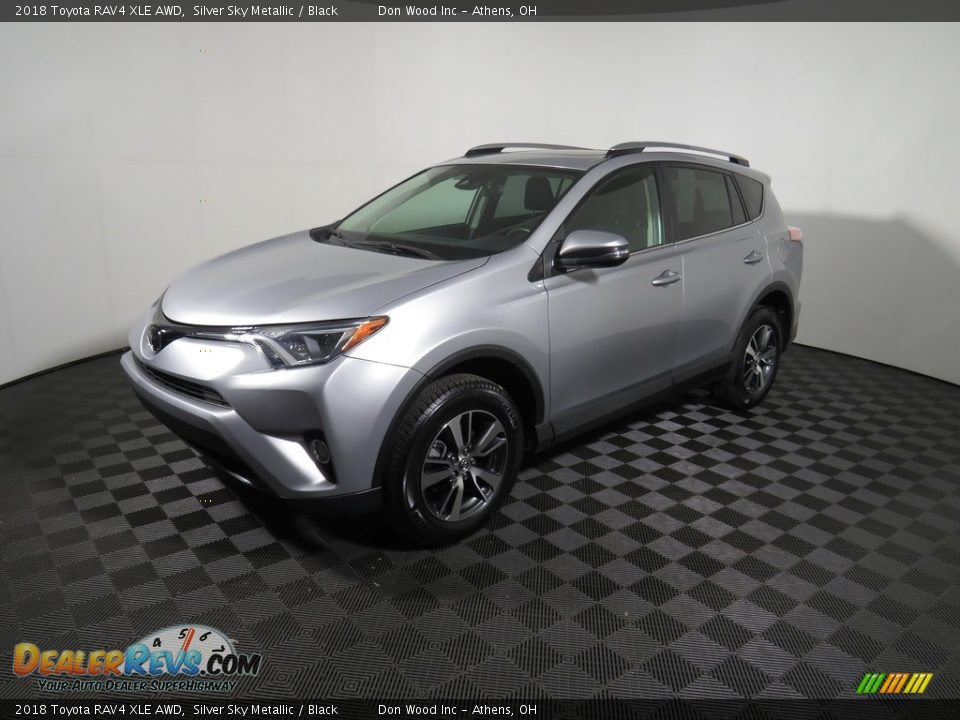 2018 Toyota RAV4 XLE AWD Silver Sky Metallic / Black Photo #8