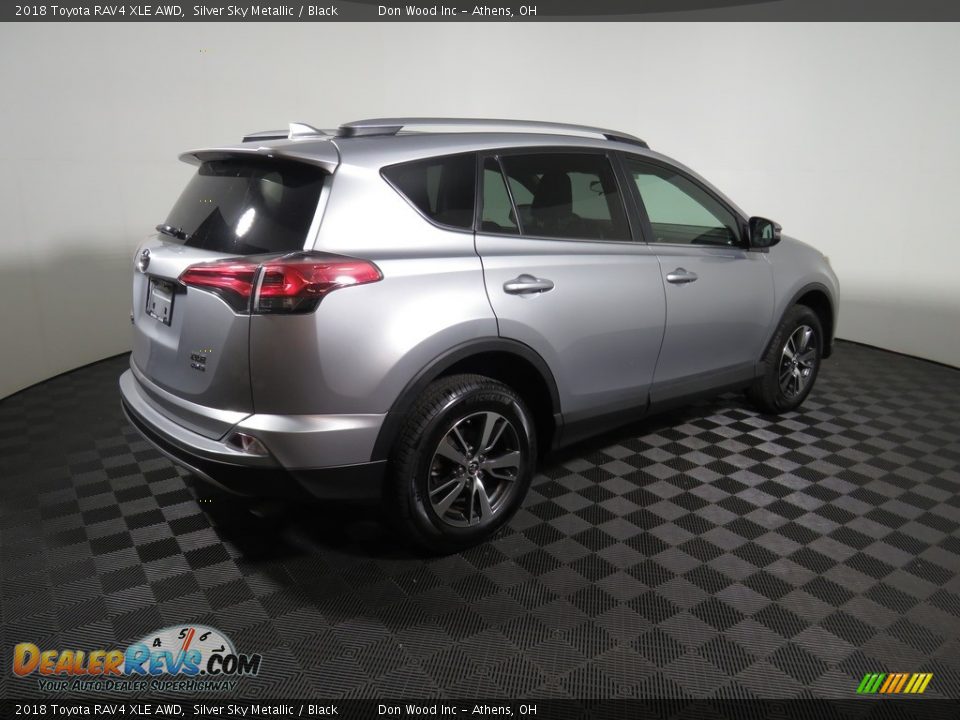 2018 Toyota RAV4 XLE AWD Silver Sky Metallic / Black Photo #16