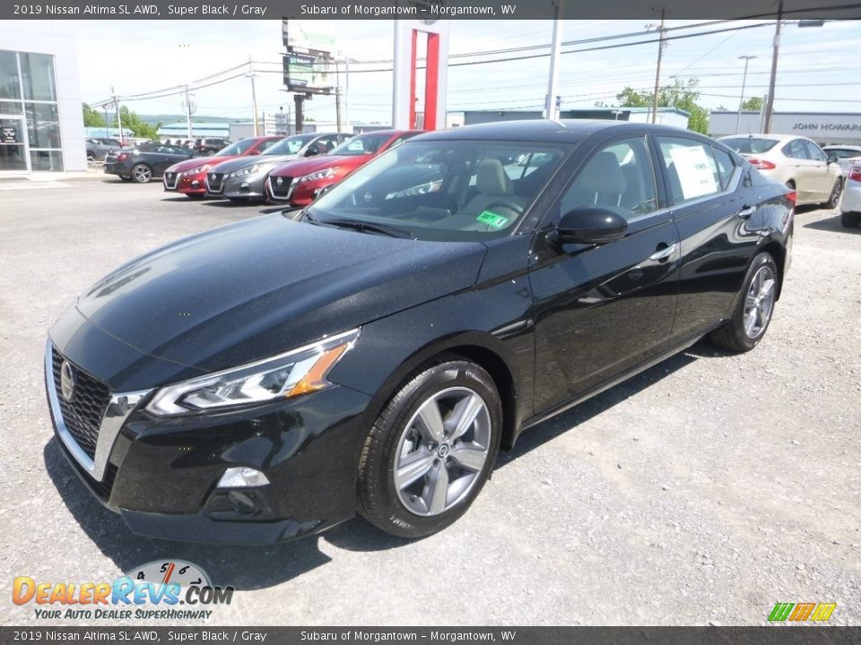 Front 3/4 View of 2019 Nissan Altima SL AWD Photo #8