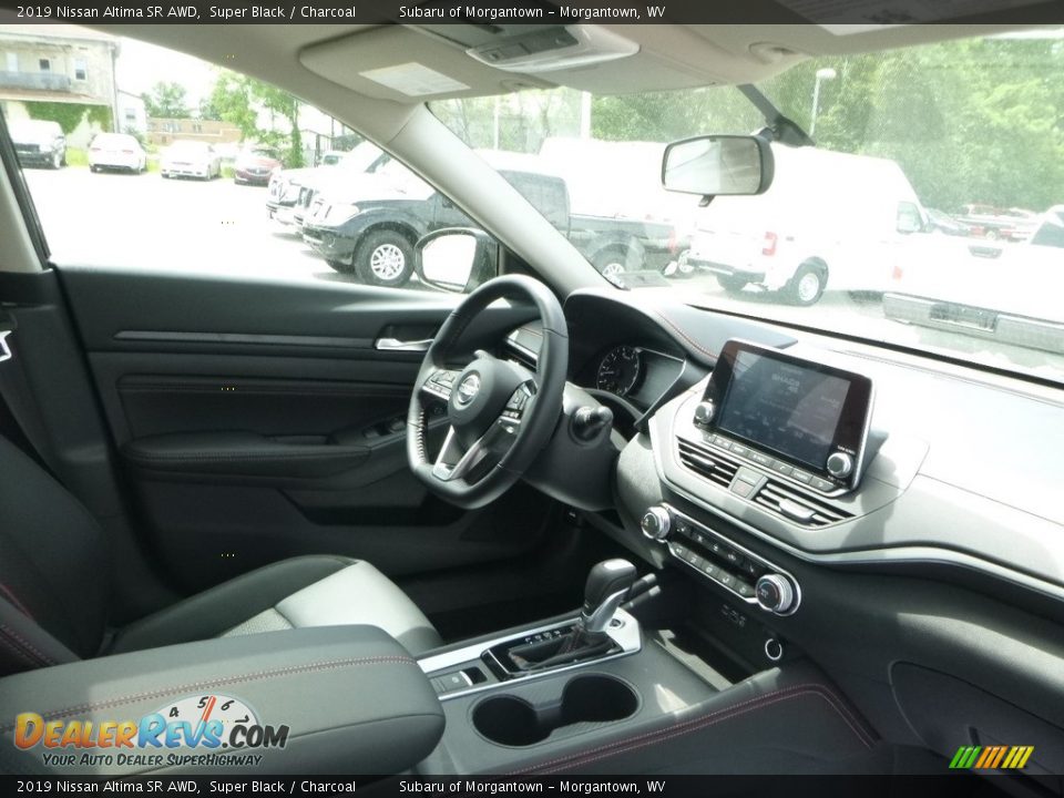 Dashboard of 2019 Nissan Altima SR AWD Photo #11