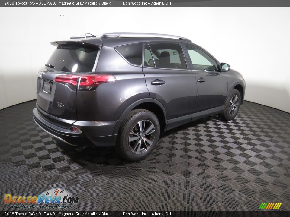 2018 Toyota RAV4 XLE AWD Magnetic Gray Metallic / Black Photo #16