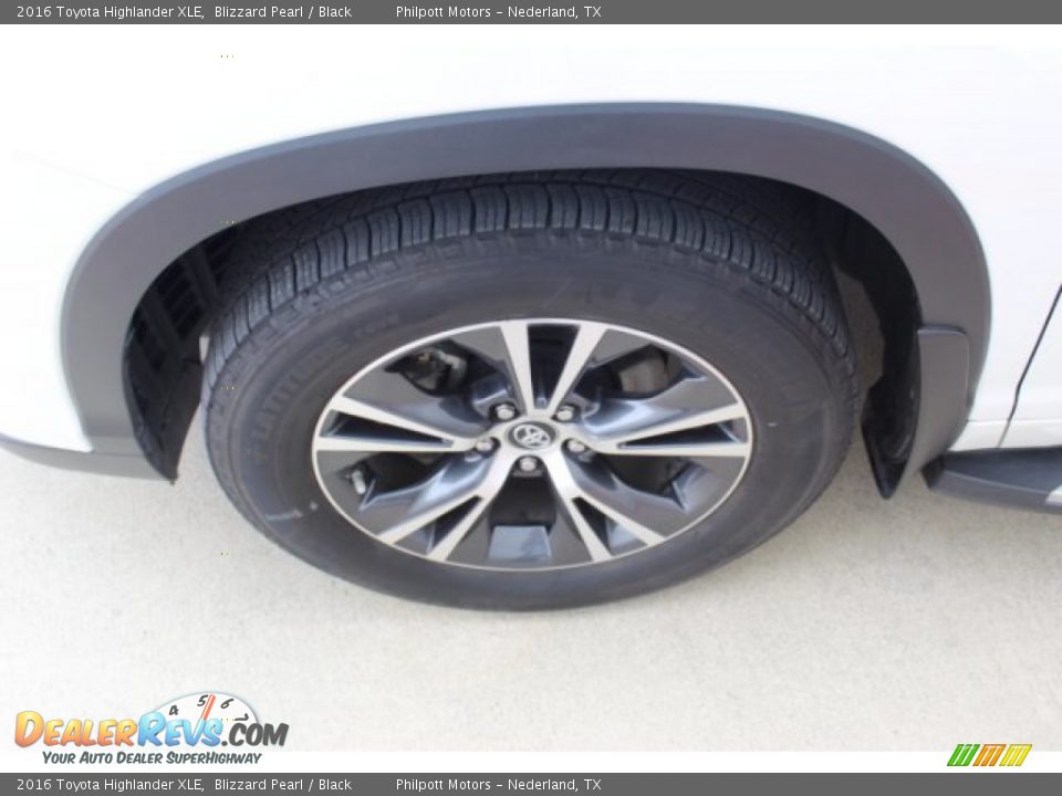 2016 Toyota Highlander XLE Blizzard Pearl / Black Photo #5