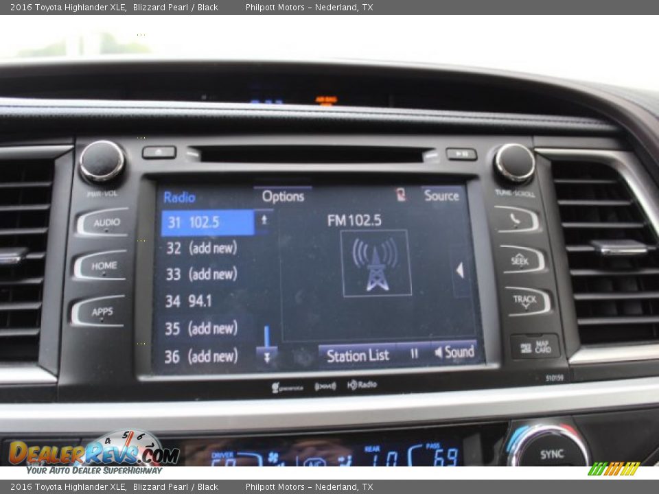 2016 Toyota Highlander XLE Blizzard Pearl / Black Photo #8