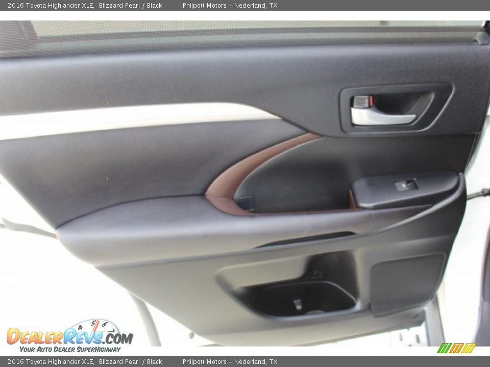 2016 Toyota Highlander XLE Blizzard Pearl / Black Photo #15