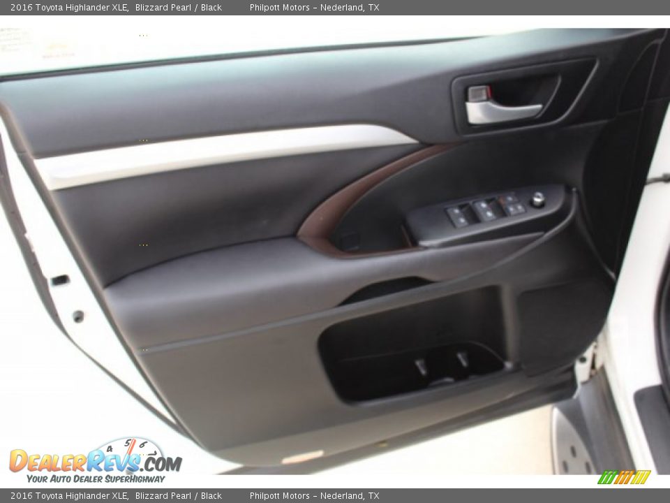 2016 Toyota Highlander XLE Blizzard Pearl / Black Photo #16