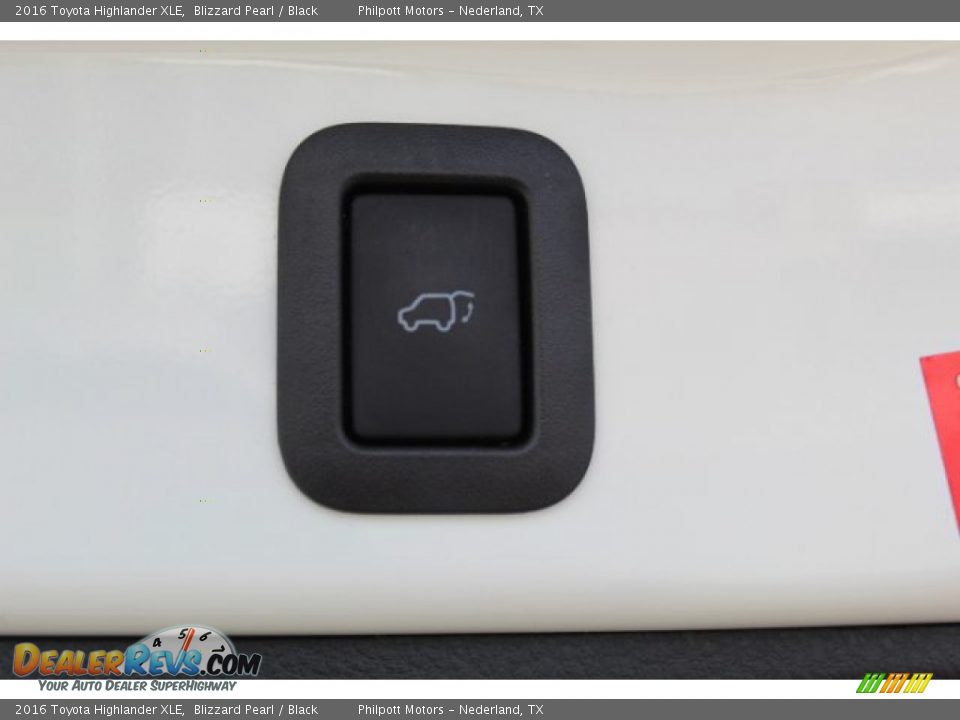 2016 Toyota Highlander XLE Blizzard Pearl / Black Photo #18