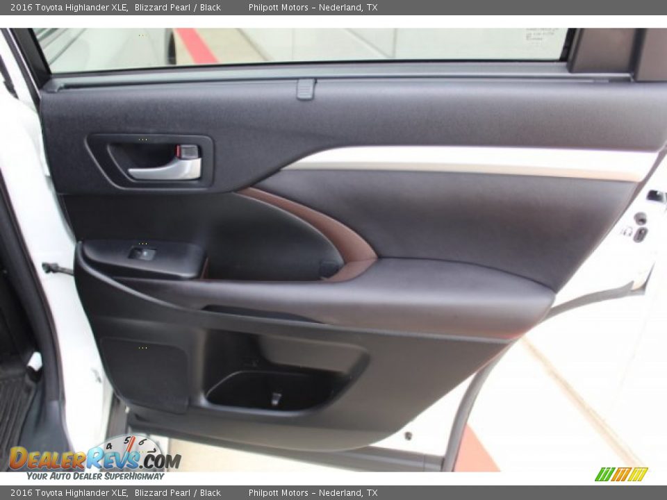 2016 Toyota Highlander XLE Blizzard Pearl / Black Photo #19
