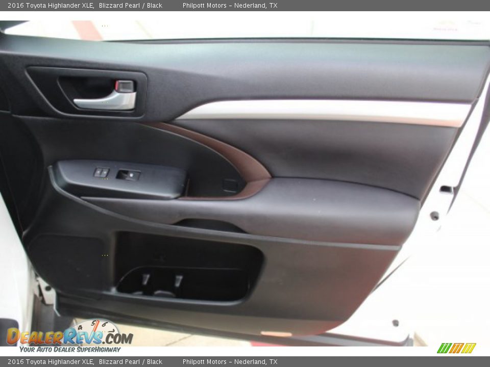 2016 Toyota Highlander XLE Blizzard Pearl / Black Photo #21